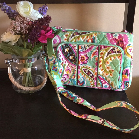 Vera Bradley Handbags - 👛 Vera Bradley Crossbody Purse!